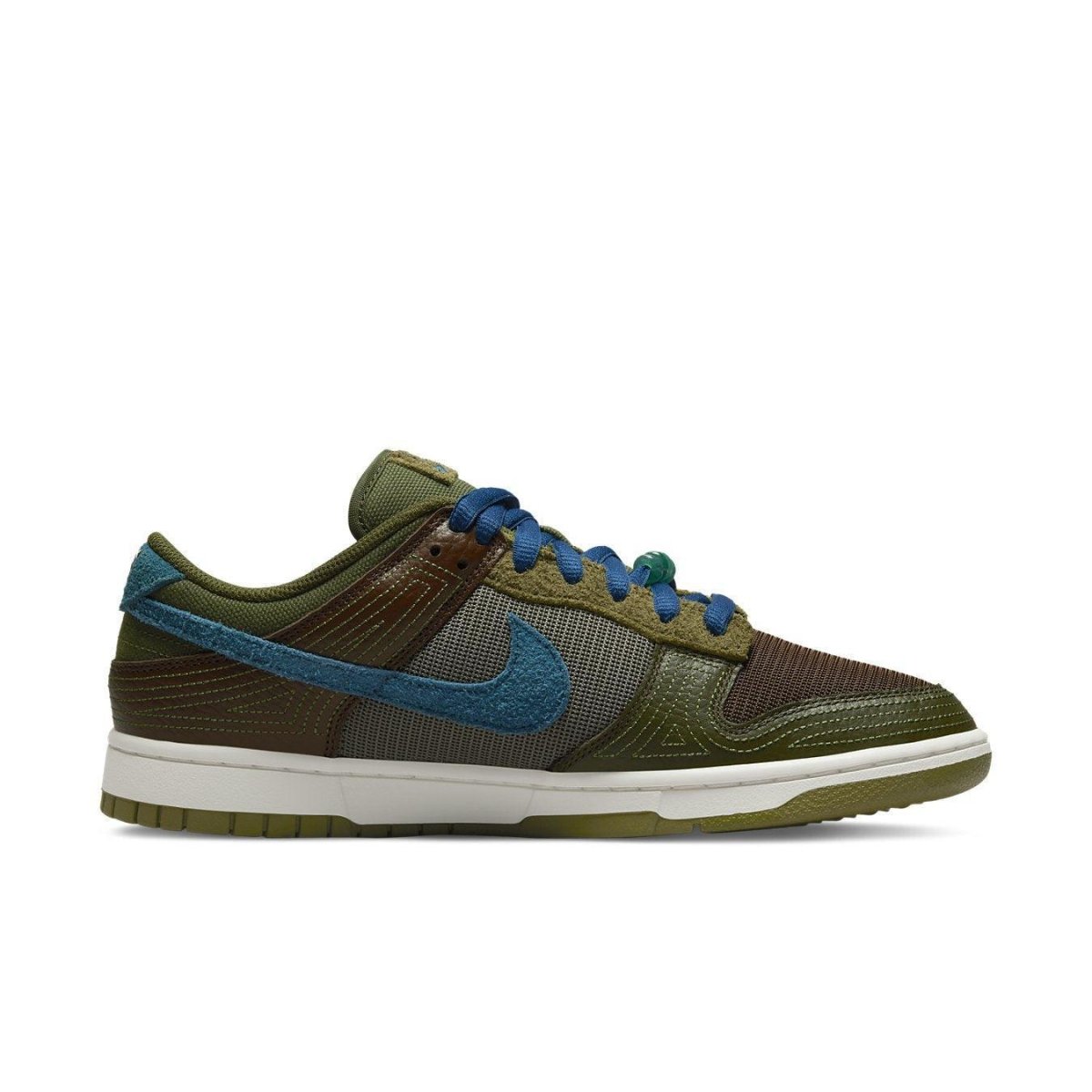 Nike Dunk Low NH Cacao Wow in Cacao Wow and Marina colorway with suede and mesh upper.