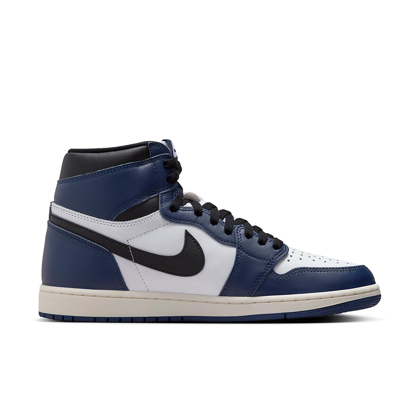 Nike Air Jordan 1 Retro High OG Midnight Navy side view, featuring navy and white leather, iconic design.