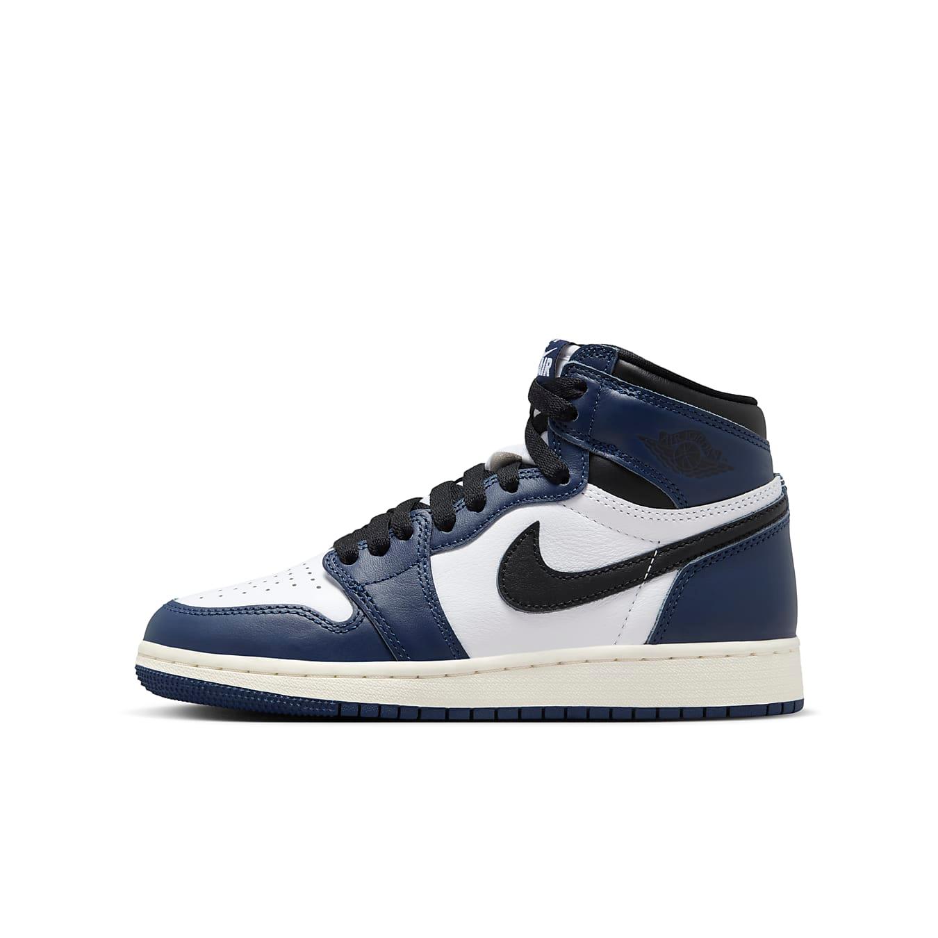 Jordan 1 Retro High OG Midnight Navy (GS) sneaker in navy, white, and black colorway, featuring classic design and high-top style.