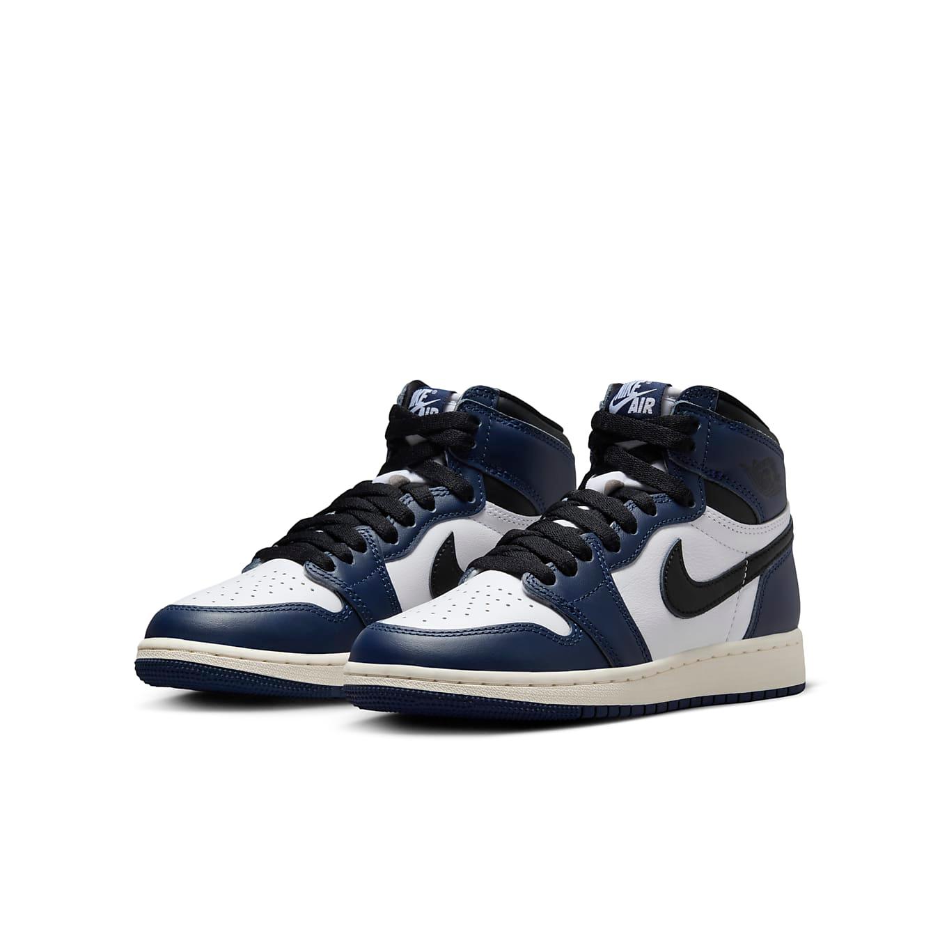 Jordan 1 Retro High OG Midnight Navy (GS) sneakers with white and navy colorway, featuring a black Swoosh.