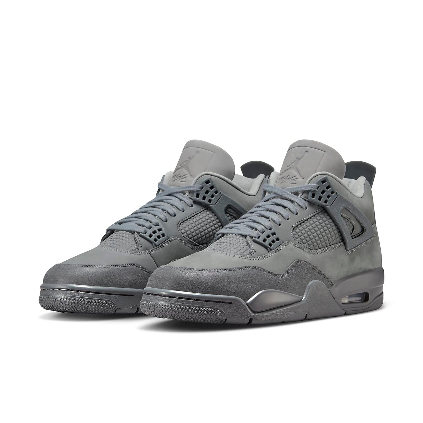 Air Jordan 4 Retro SE Wet Cement sneakers in monochromatic gray with suede and nubuck details.