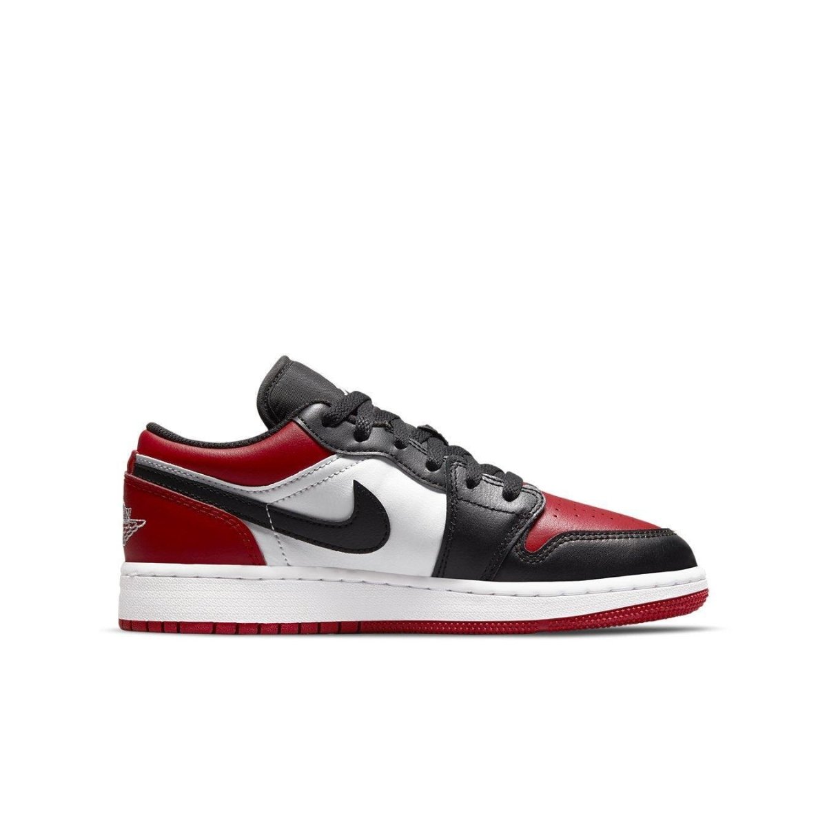 Jordan 1 Low Bred Toe (GS) sneakers in red, black, and white leather, featuring a classic design and sporty style.