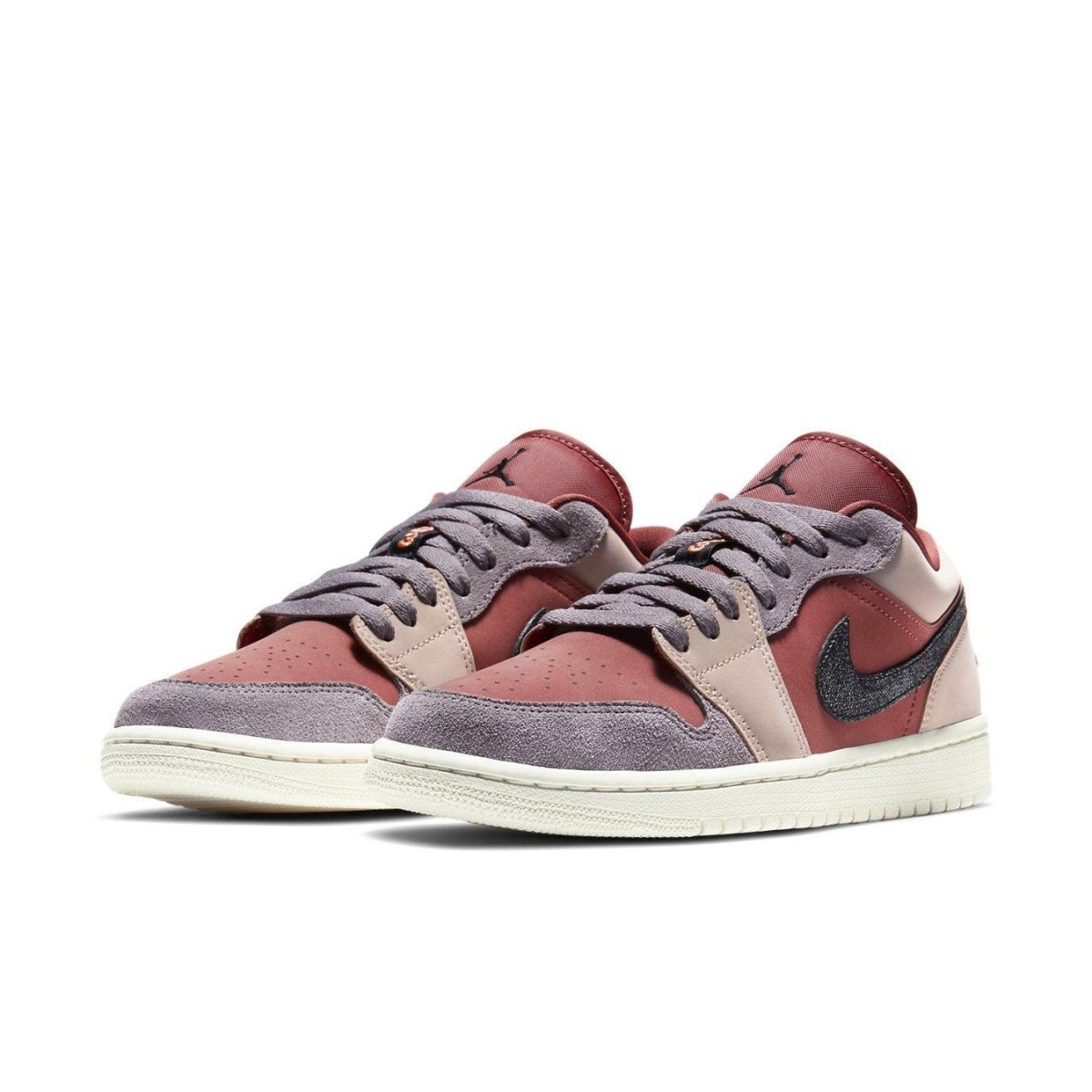 Air Jordan 1 Low Canyon Rust (W) women’s sneakers in rust and grey hues for summer and autumn style.