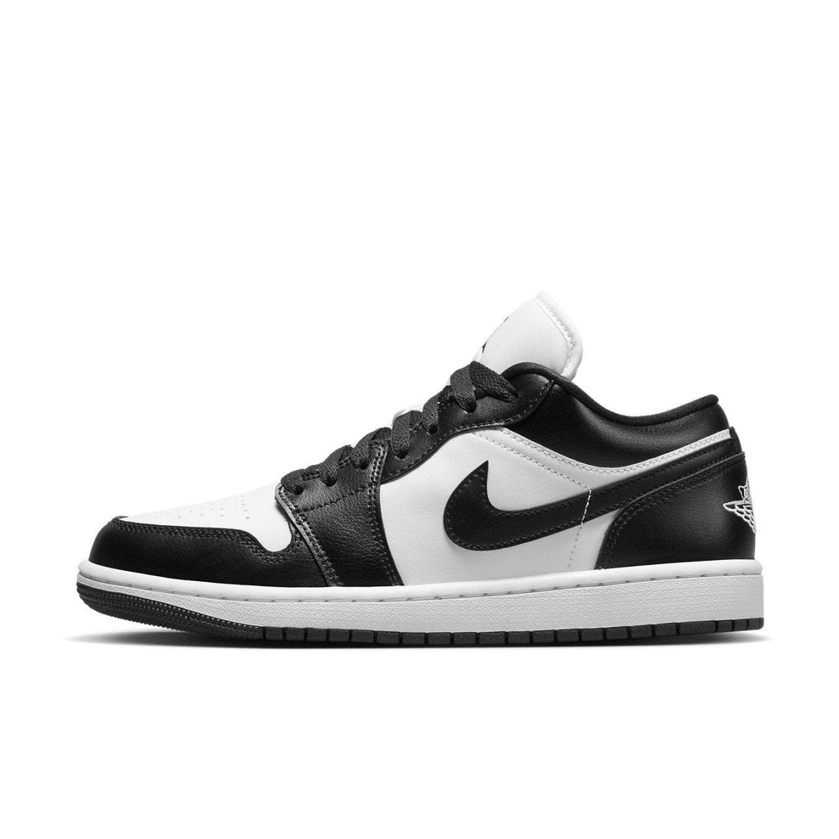 Air Jordan 1 Low Panda 2023 women's sneakers in black and white leather.