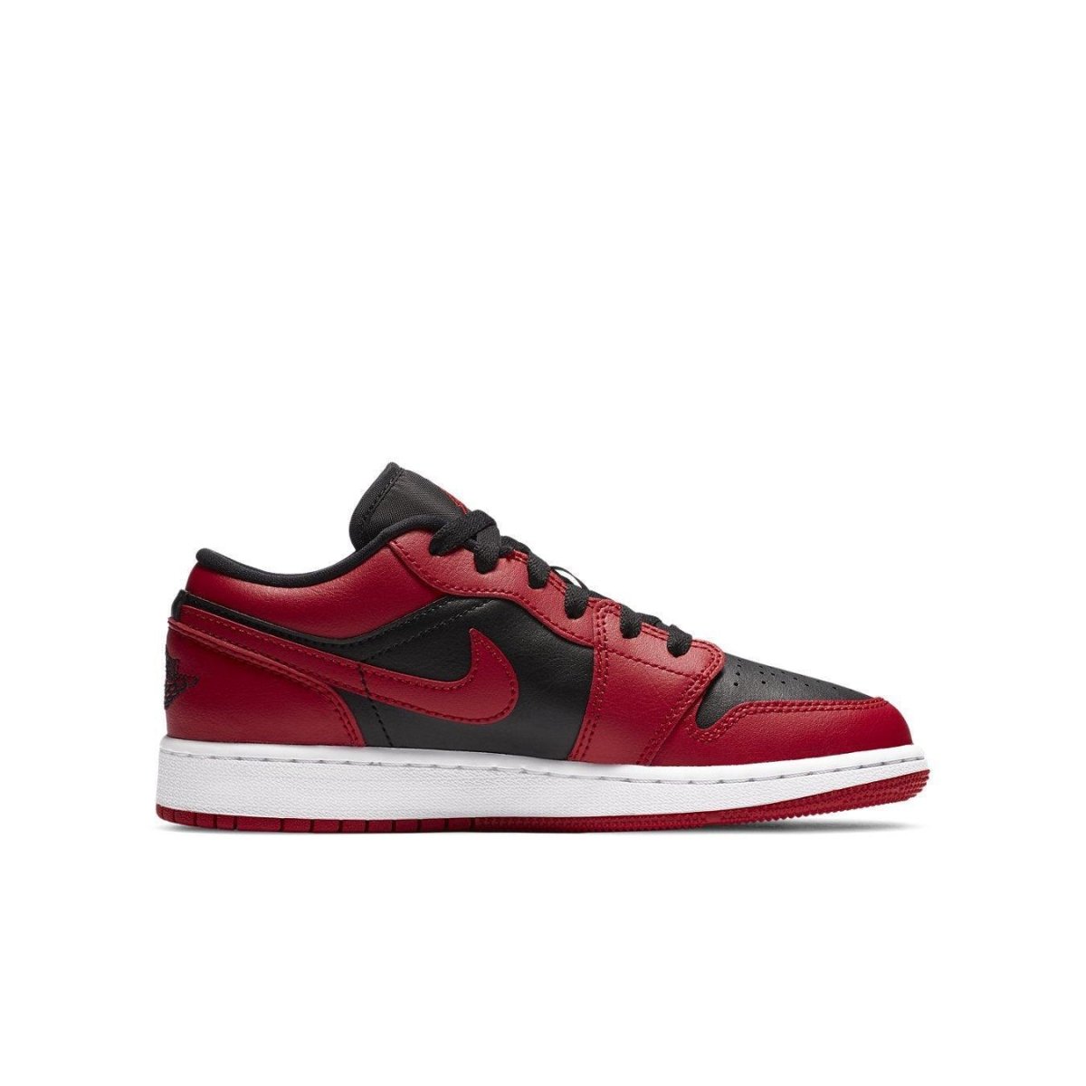 Jordan 1 Low Reverse Bred GS sneakers in red and black with white sole, featuring breathable leather and black laces.