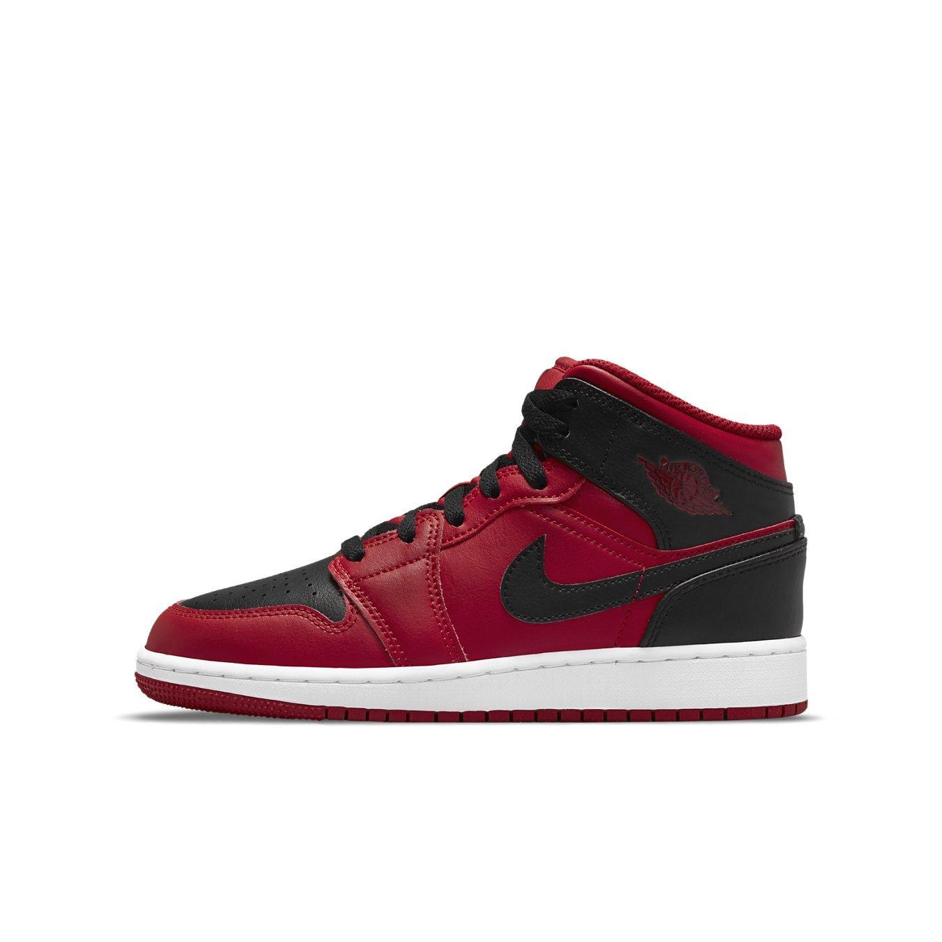 Nike Air Jordan 1 Mid Reverse Bred 2021 GS in red and black, stylish sneaker for kids.