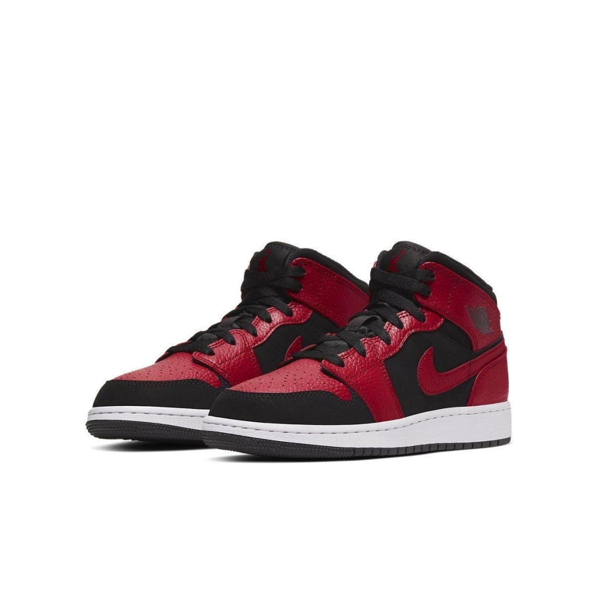 Air Jordan 1 Mid Reverse Bred (GS) sneakers in black and red with iconic Swoosh and Wings logo.
