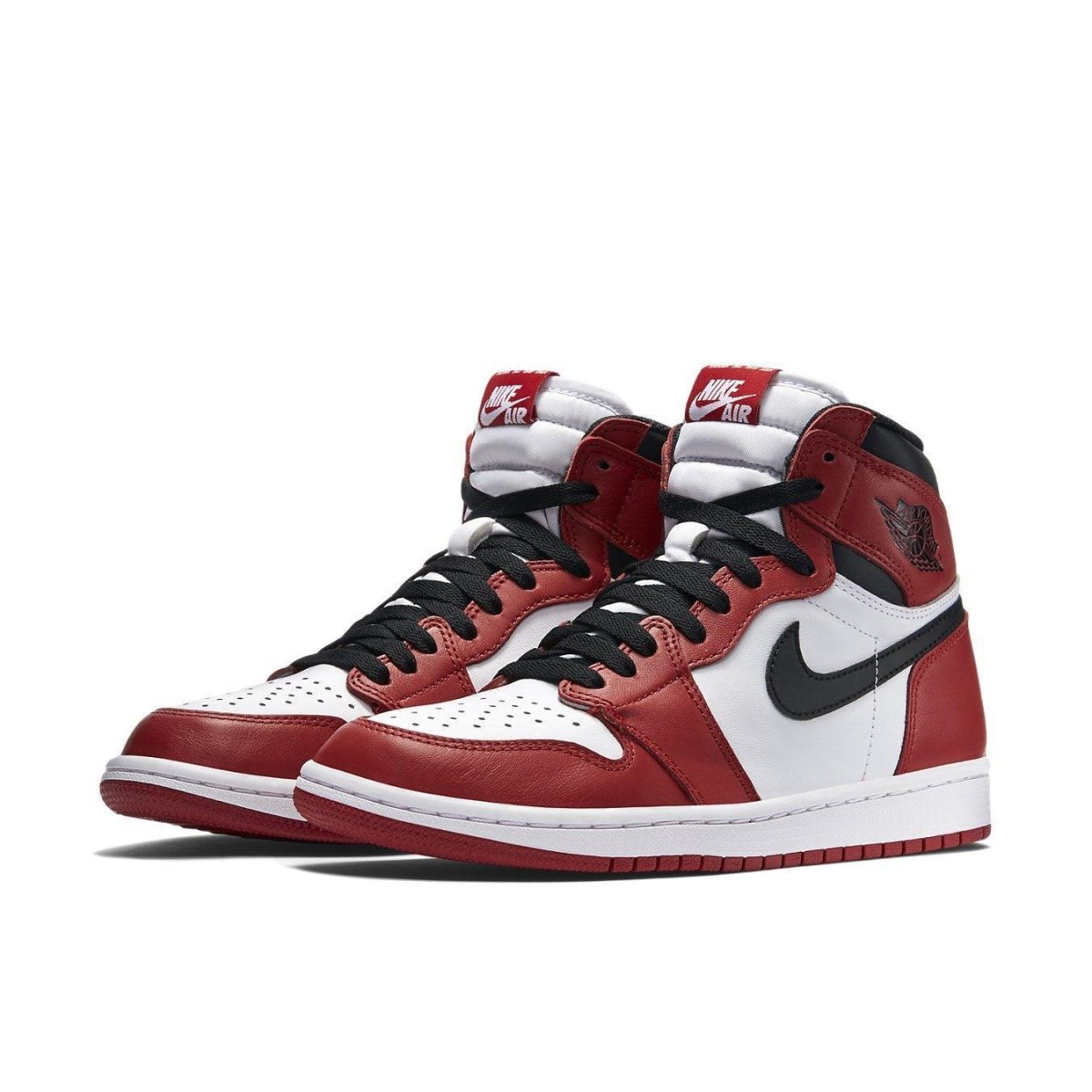 Air Jordan 1 Retro High OG 'Chicago' 2015 in red, white, and black colorway, highlighting iconic basketball sneaker design.