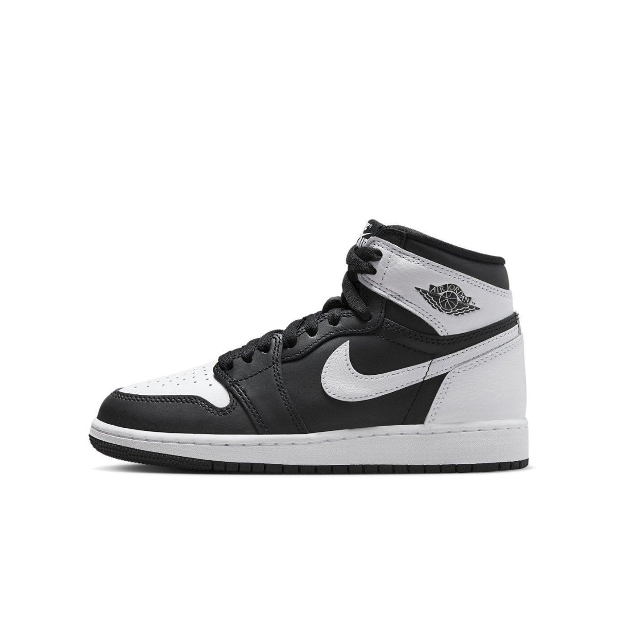 Jordan 1 Retro High OG Black White sneaker, featuring premium leather and classic design for stylish streetwear.