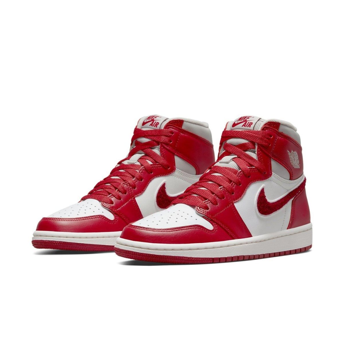 Jordan 1 Retro High OG Varsity Red (W) women's sneakers featuring premium leather and varsity colors.