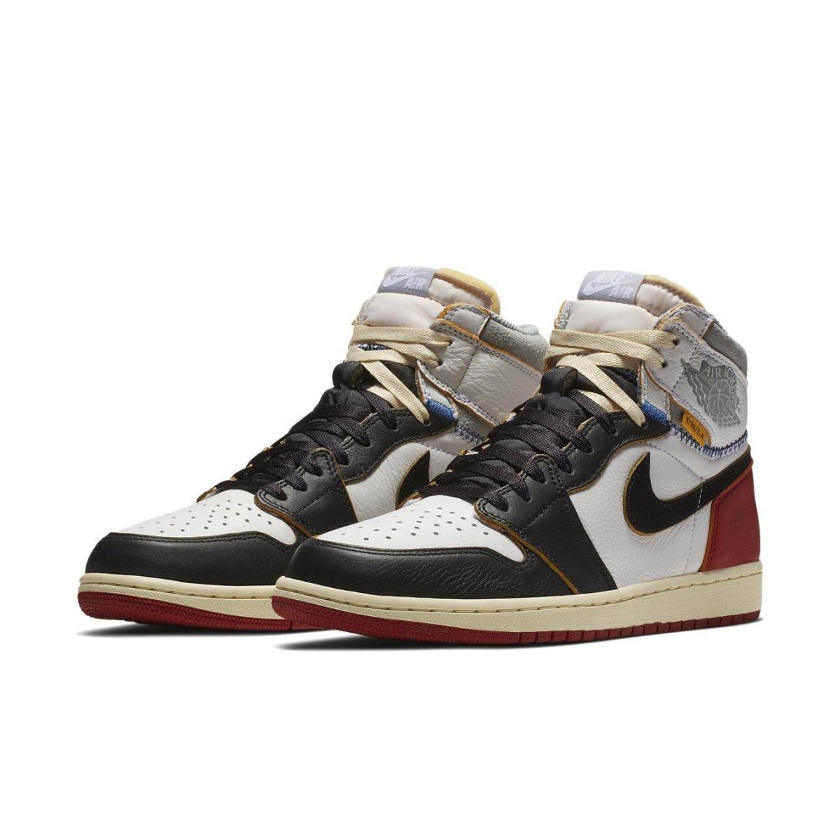 Jordan 1 Retro High Union Los Angeles Black Toe sneaker with contrasting colors and pre-yellowed midsole.
