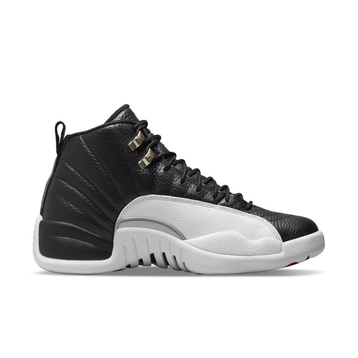 Air Jordan 12 Retro Playoffs 2022 sneaker in black and white leather with silver details.