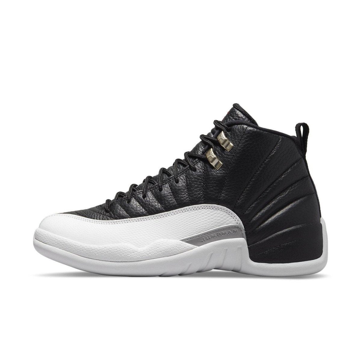 Air Jordan 12 Retro 'Playoff' 2022 sneaker in black and white with iconic design and silver eyelets.