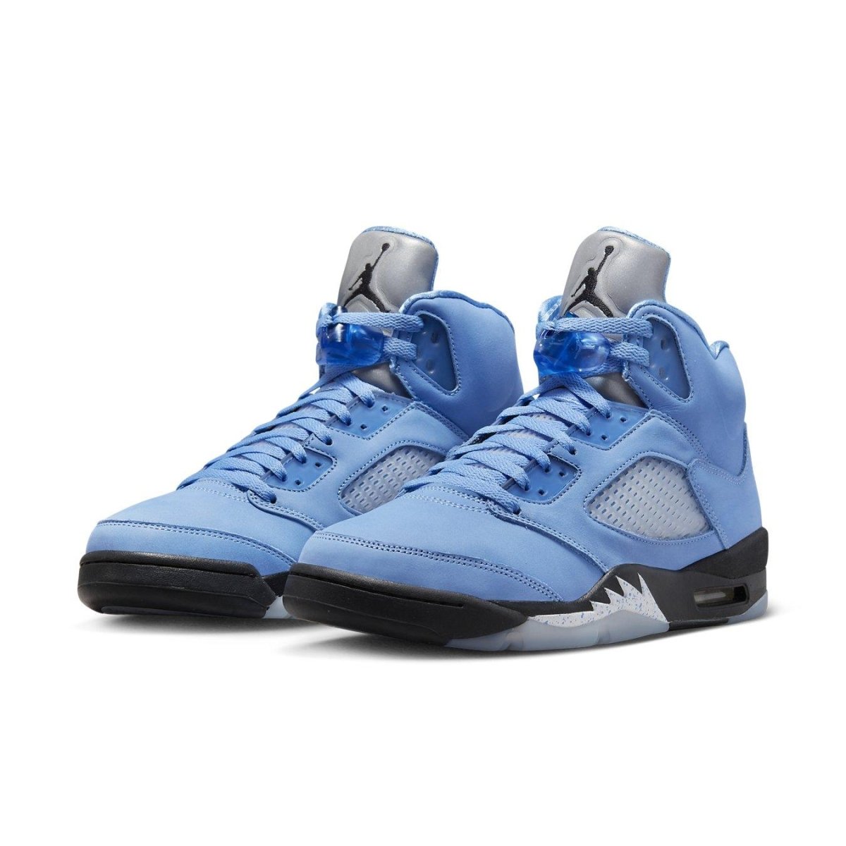 Air Jordan 5 Retro UNC University Blue sneakers with nubuck upper and reflective tongue