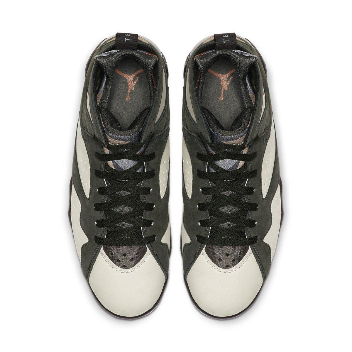 Top view of Air Jordan 7 Retro Patta Icicle sneaker featuring green and white colorway.