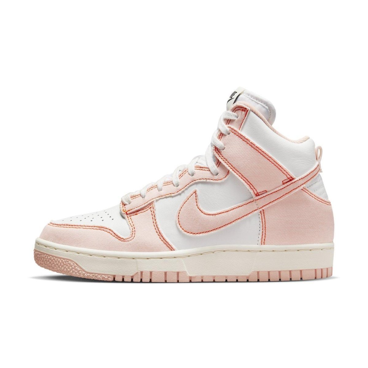 Nike Dunk High 1985 Arctic Orange women's sneakers in pink and white, featuring vintage style and contrasting stitching.