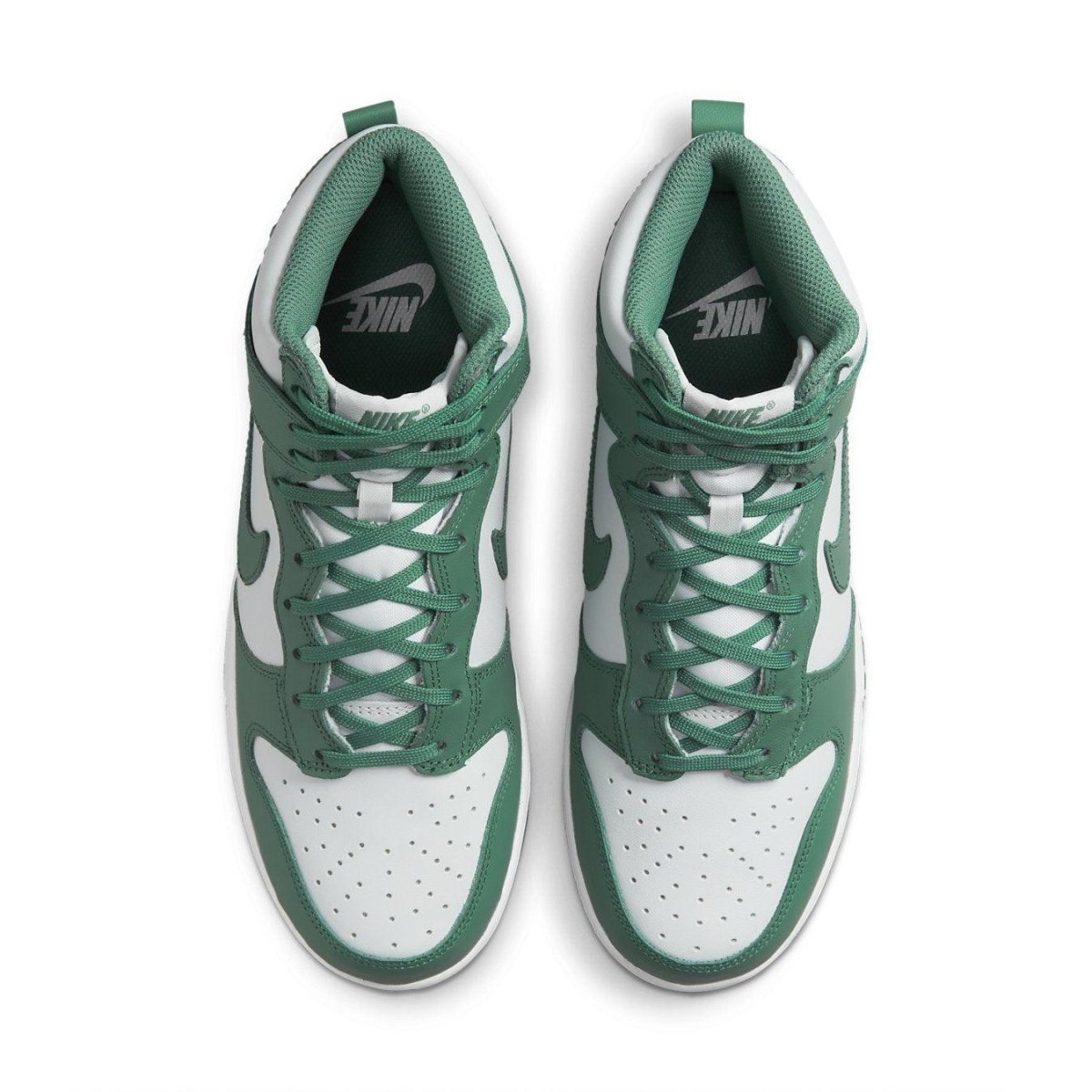 Nike Dunk High Bicoastal for women, featuring a green and white colorway with high ankle support.