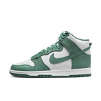 Nike Dunk High Bicoastal for women in Pure Platinum with emerald green overlays, showcasing a classic basketball-inspired design.