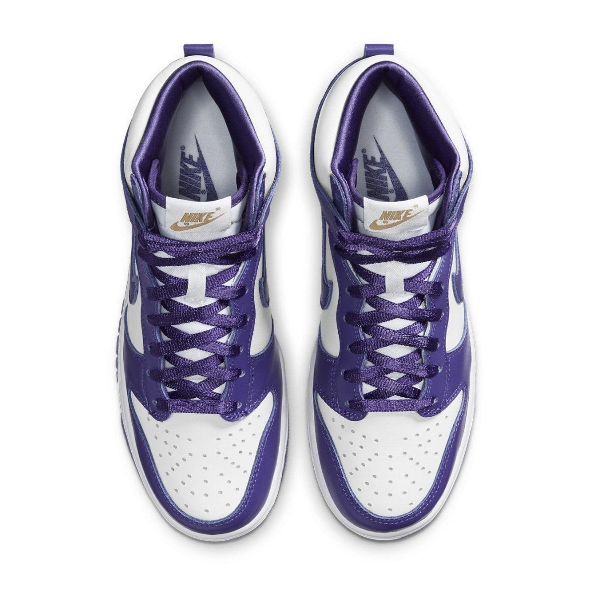Nike Dunk High SP Varsity Purple (W) sneakers featuring white and purple leather design, satin laces, and gold logo.