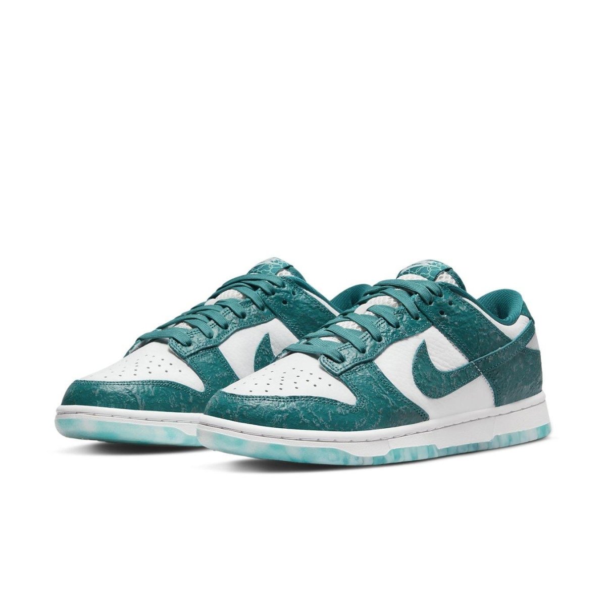 Nike Dunk Low Ocean women's sneakers with white and turquoise design, inspired by natural water bodies.