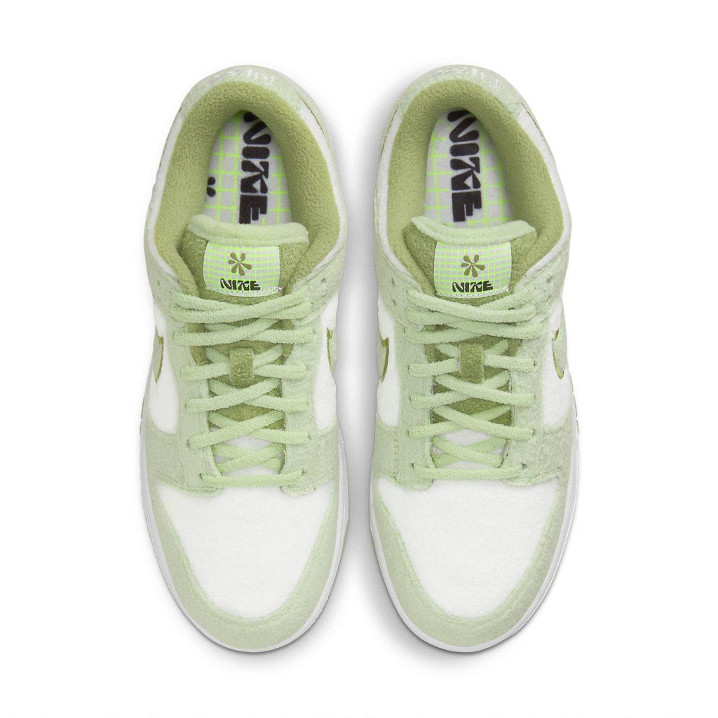 Nike Dunk Low SE Fleece Pack Honeydew women's shoes featuring a soft fleece upper with green overlays.