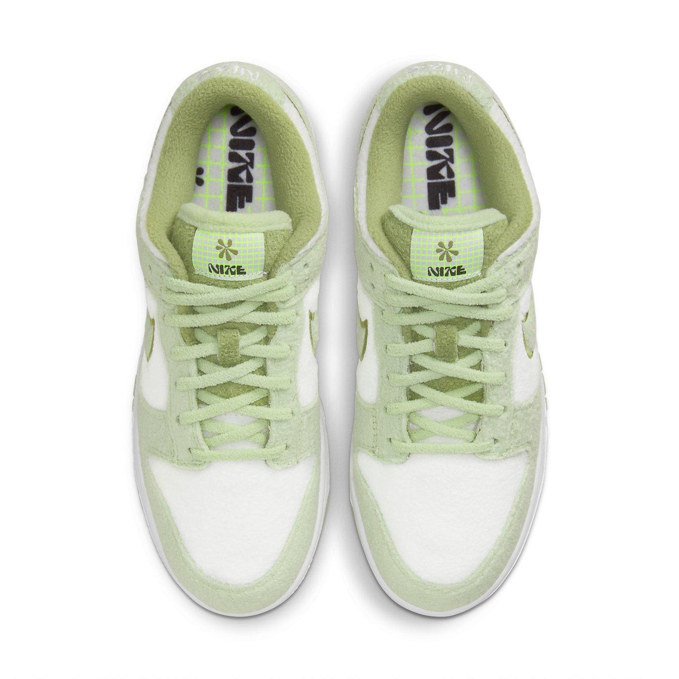 Nike Dunk Low SE Fleece Pack Honeydew women's shoes featuring a soft fleece upper with green overlays.