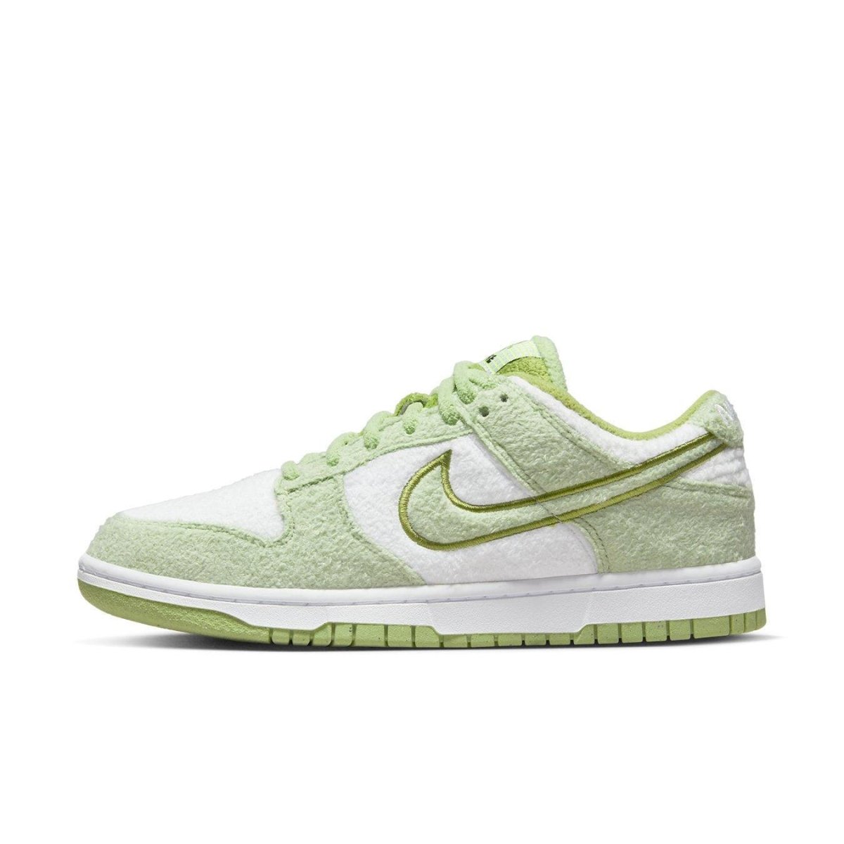 Nike Dunk Low SE Fleece Pack Honeydew for women, featuring white and green fleece material with a contrasting Swoosh.