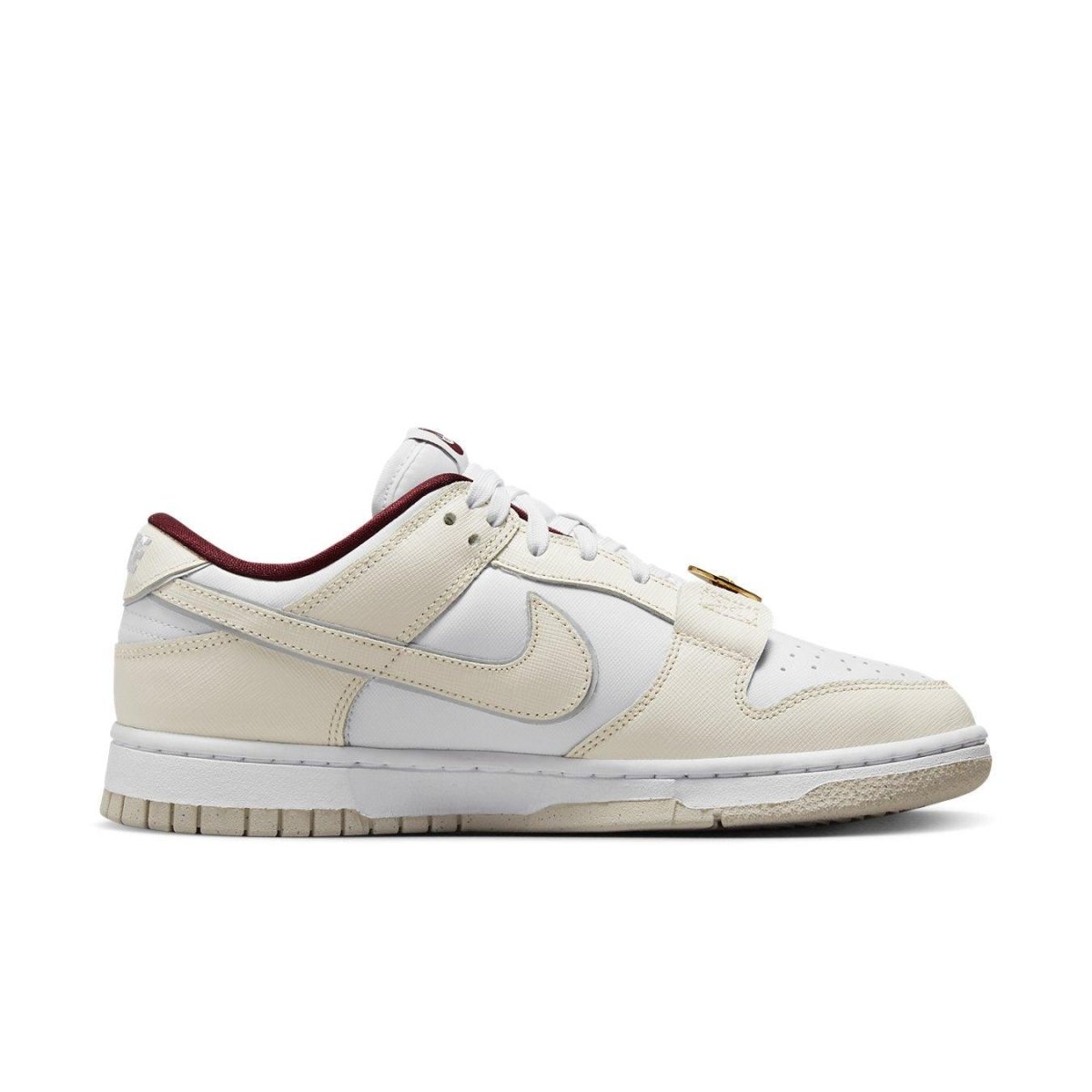 Nike Dunk Low SE Just Do It in white and Phantom, featuring a sleek design for everyday wear.