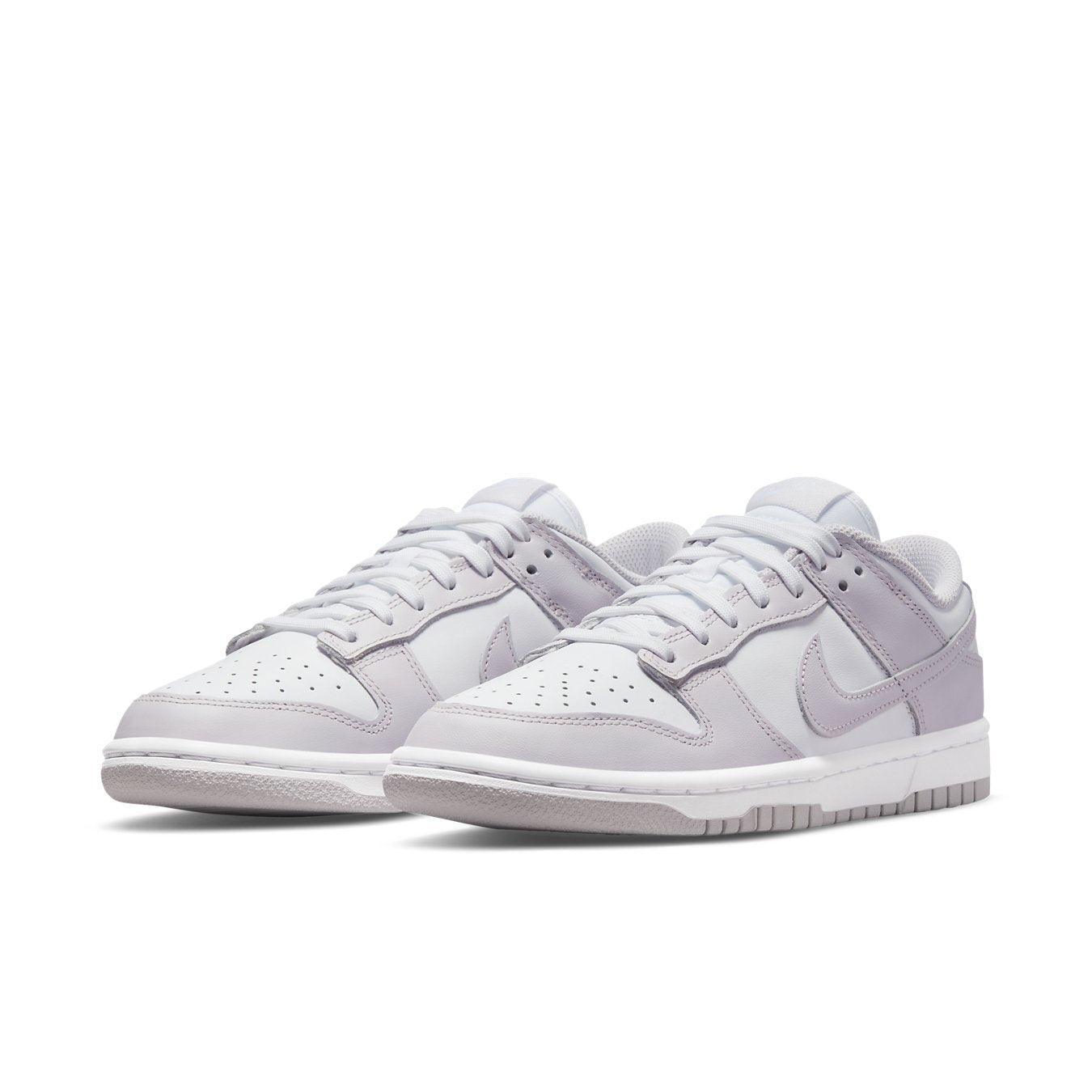 Nike Dunk Low Venice (W) in light purple, perfect for streetwear and casual looks.