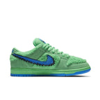 Nike SB Dunk Low Grateful Dead Bears Green sneaker with green hairy upper and blue Swoosh design.