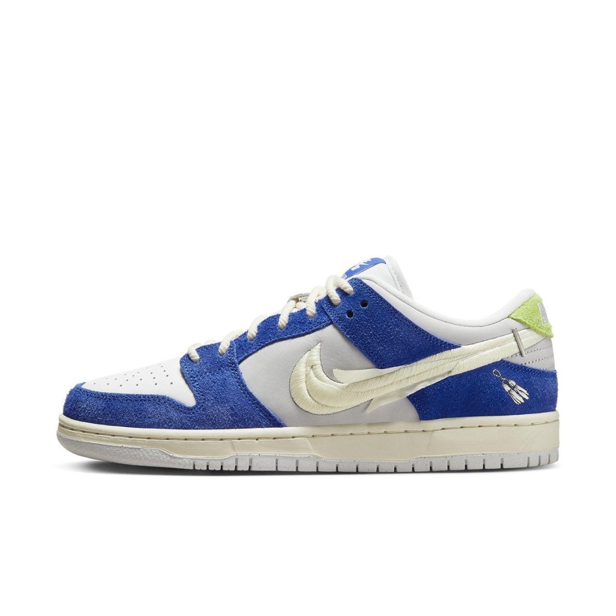 Nike SB Dunk Low Pro Fly Streetwear in white leather and blue suede, inspired by Shanghai's jade orchid street culture.