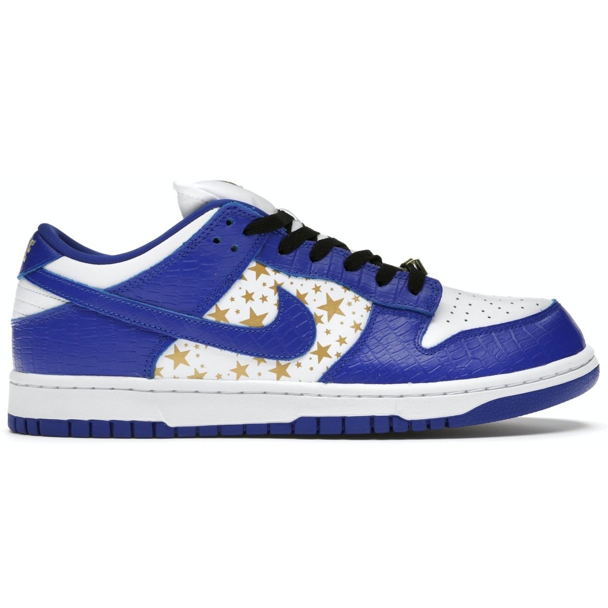Nike SB Dunk Low Supreme Stars Hyper Royal 2021 in blue and white with golden star accents and crocodile-like texture.